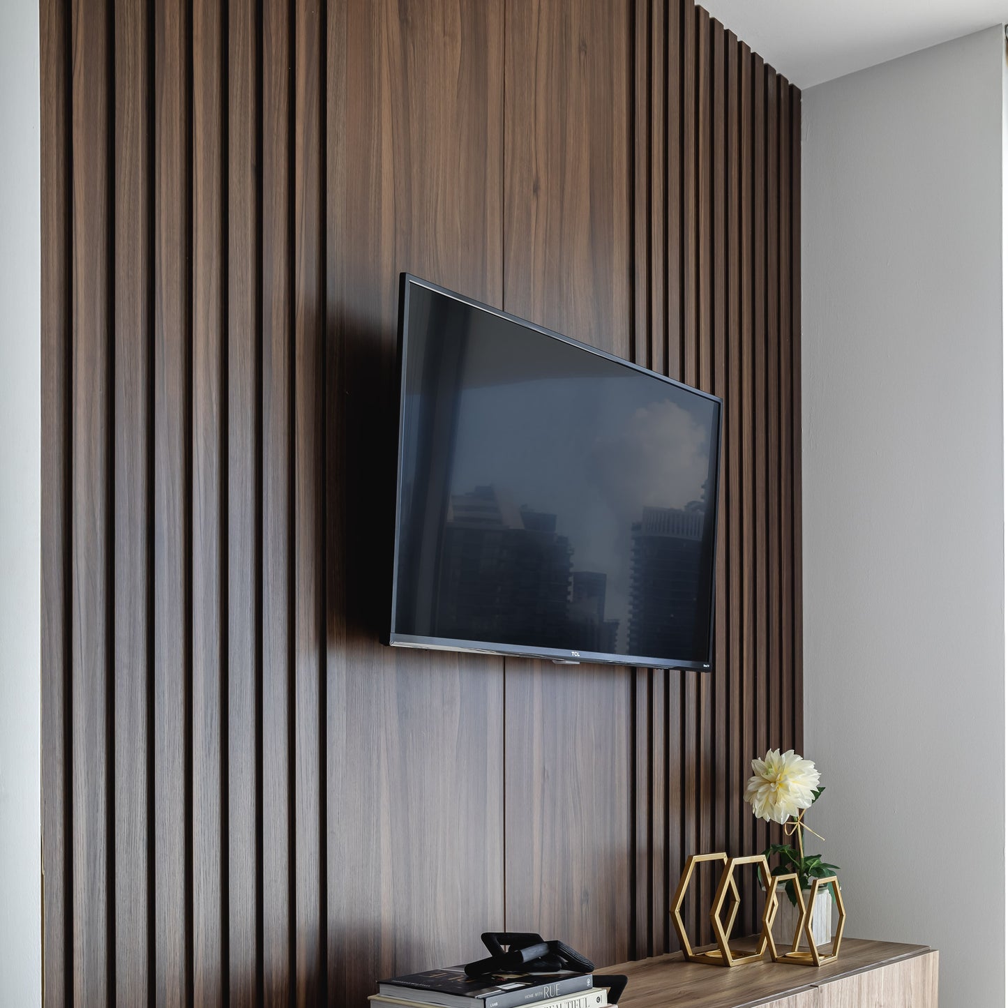 Flat Style Walnut Wood