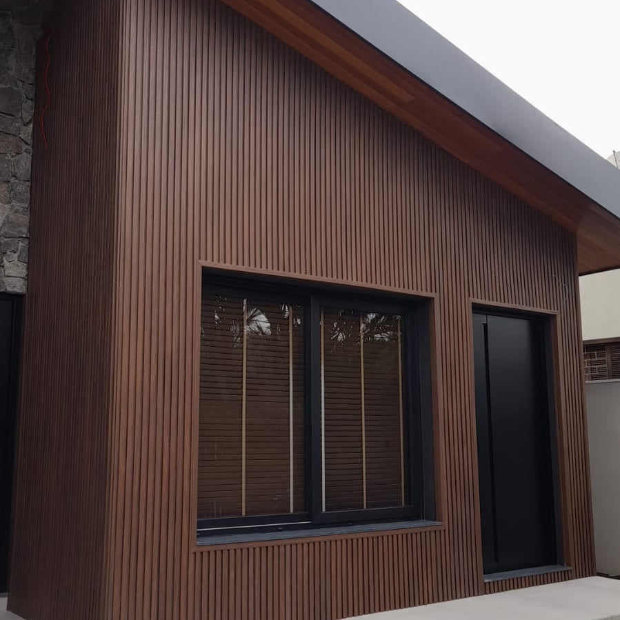 Exterior Prestige Grand Grid Cladding Walnut 1x8
