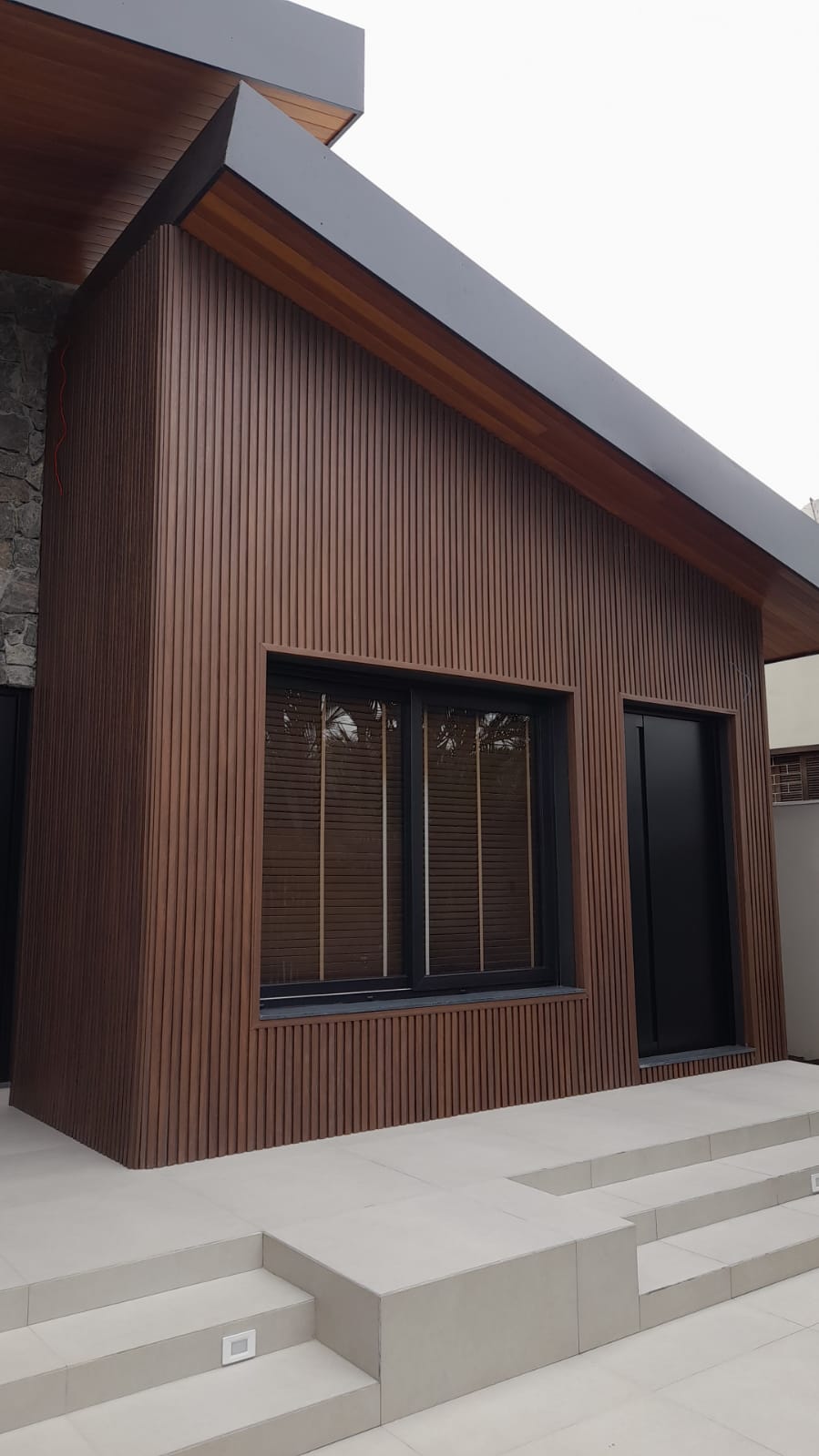 Exterior Prestige Grand Grid Cladding Teak 1x8 – Decofigura USA